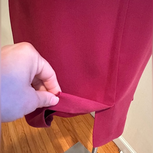 Jones New York Red Wine Knee Length Skirt Zipper On Side l Small Back Slit SZ 14 - Picture 8 of 11